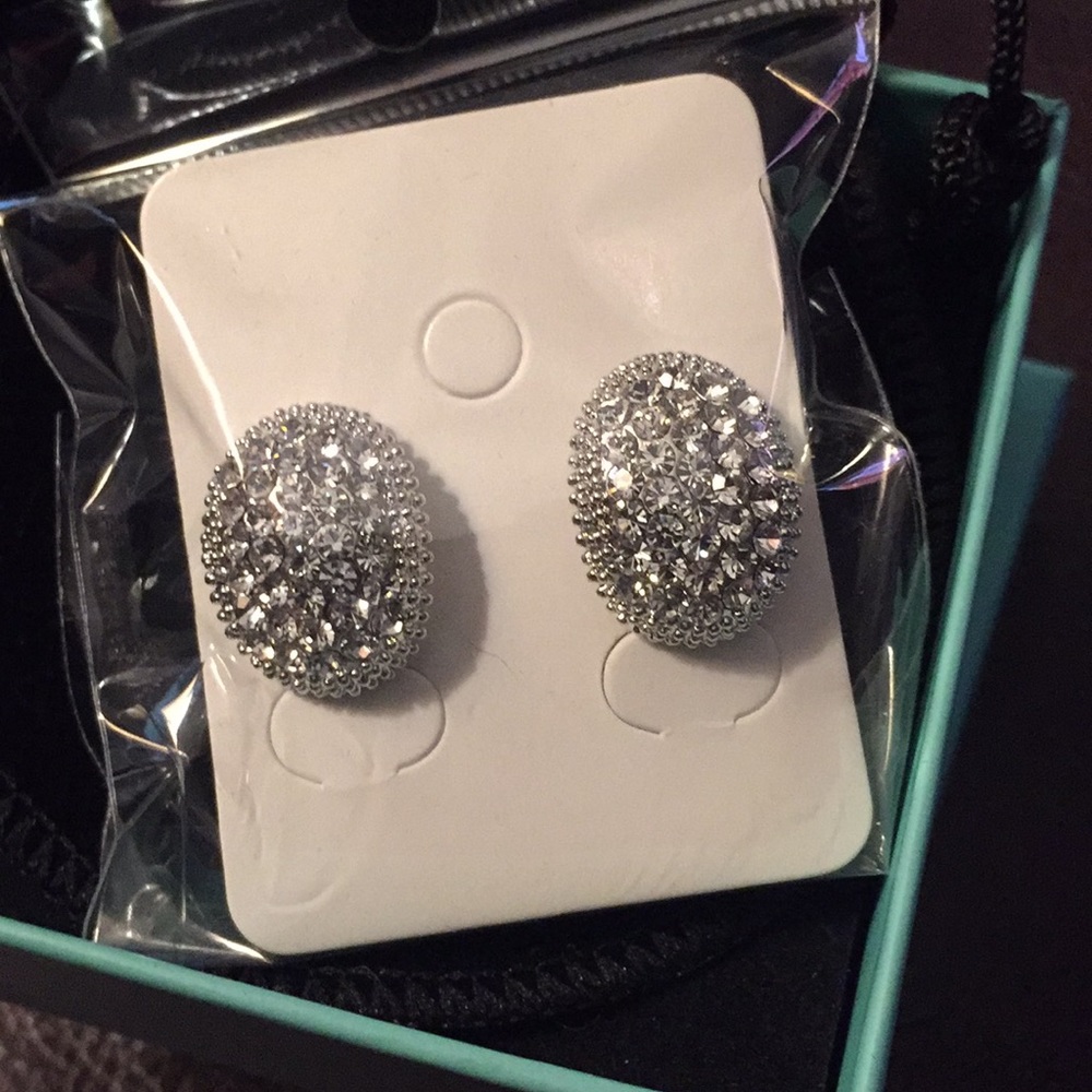 Oval shape Swarovski stud earrings